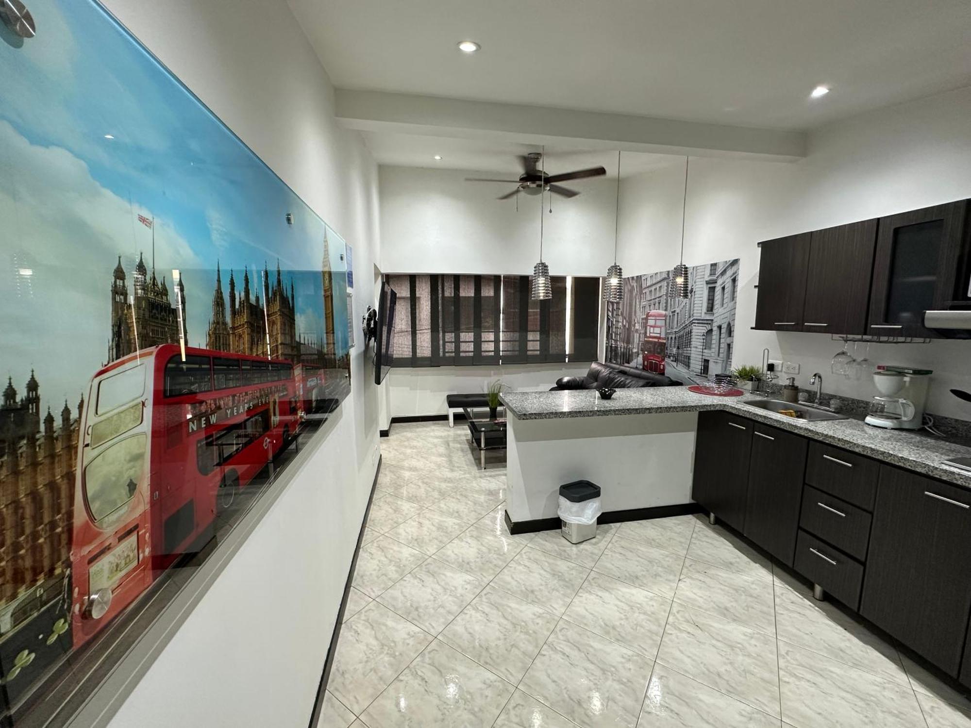 London Suites, By Poblado Suites